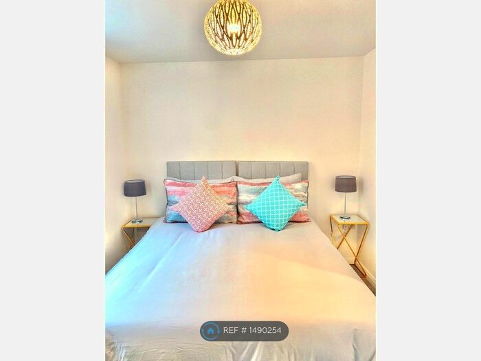 2 Bedroom Flat To Rent In Florence Road, Bournemouth, BH5