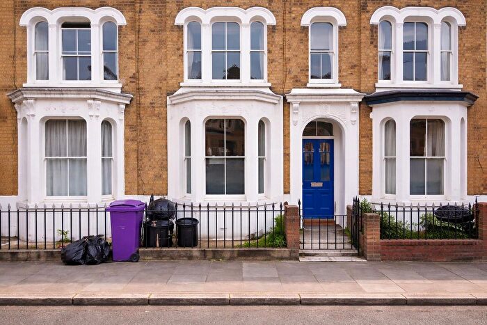 2 Bedroom Flat To Rent In Antill Road, London, E3