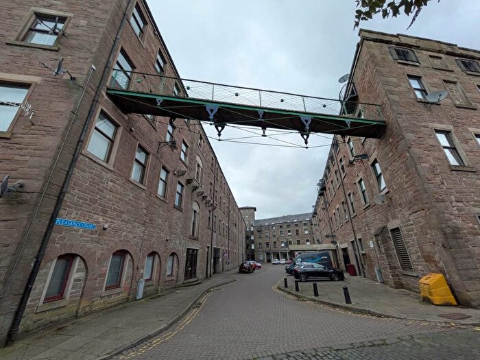2 Bedroom Flat To Rent In Pleasance Court, Dundee, DD1