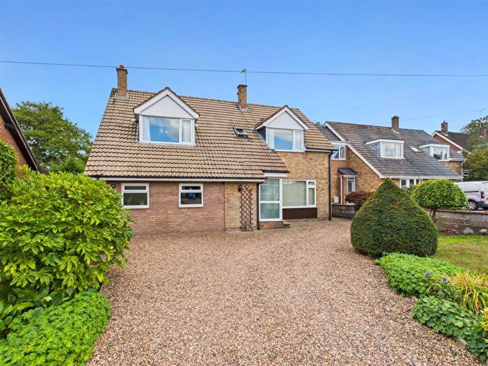 4 Bedroom Detached House For Sale In Manor Road, Swanland, HU14