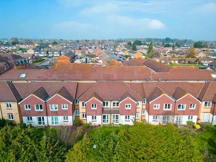 1 Bedroom Apartment For Sale In Douglas Bader Court, Howth Drive, Woodley, Reading, Berkshire, RG5