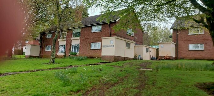 2 Bedroom Flat To Rent In Mount Pleasant Avenue, Llanrumney, Cardiff, CF3