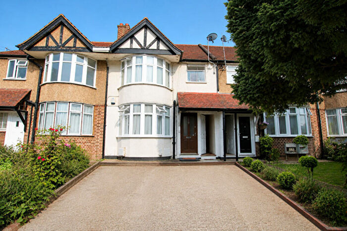 1 Bedroom Apartment For Sale In Braemar Avenue, London, NW10