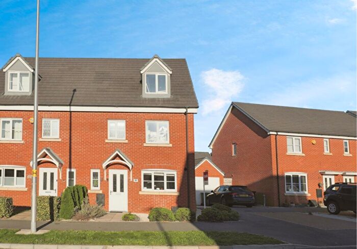 4 Bedroom Semi-Detached House For Sale In Anslow Road, Wellesbourne, Warwick, CV35
