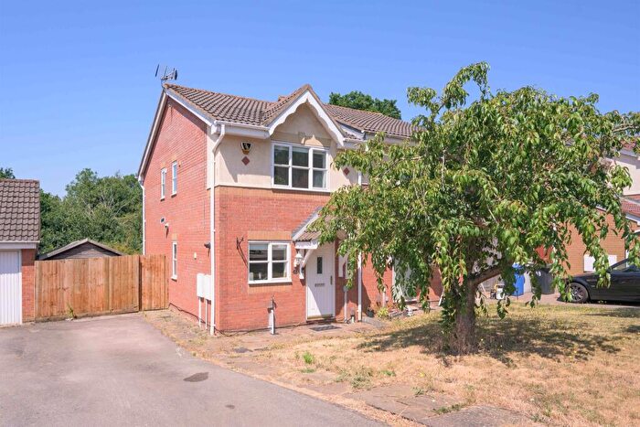 2 Bedroom Semi Detached House For Sale In Pendle Avenue, Kettering, NN16