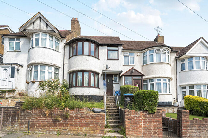3 Bedroom Terraced House For Sale In Buck Lane, Kingsbury, NW9