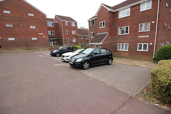 1 Bedroom Flat To Rent In Jasper House, Percy Gardens, Worcester Park, KT4