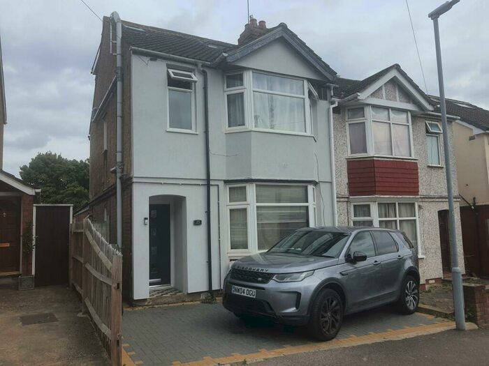 3 Bedroom House To Rent In Beverley Road, Luton, LU4