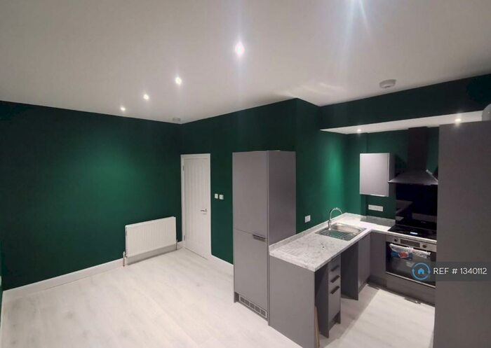 1 Bedroom Flat To Rent In Strathmartine Road, Dundee, DD3