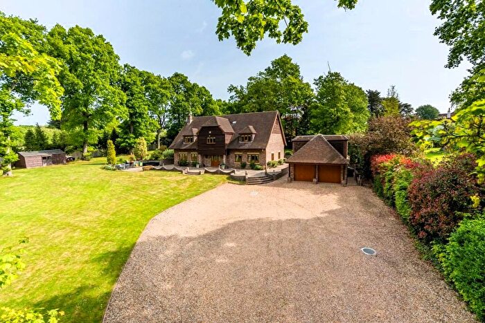 5 Bedroom Detached House To Rent In Bursledon, SO31