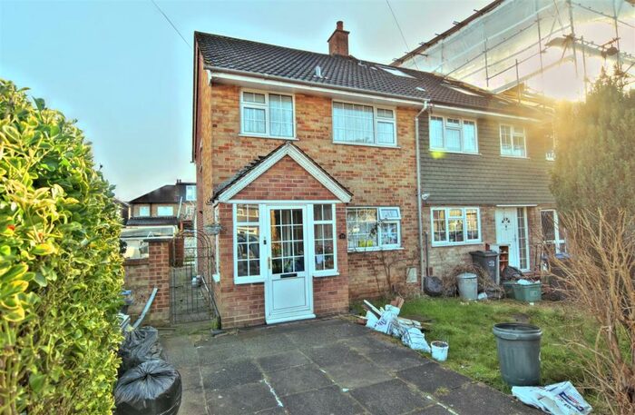 3 Bedroom House To Rent In Malvern Close, Mitcham, CR4