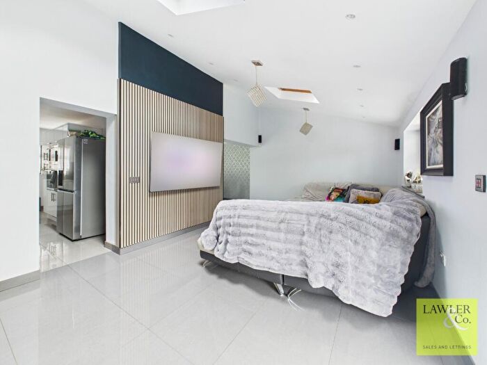 2 Bedroom Semi-Detached House For Sale In New Ridd Rise, Hyde, Greater Manchester, SK14