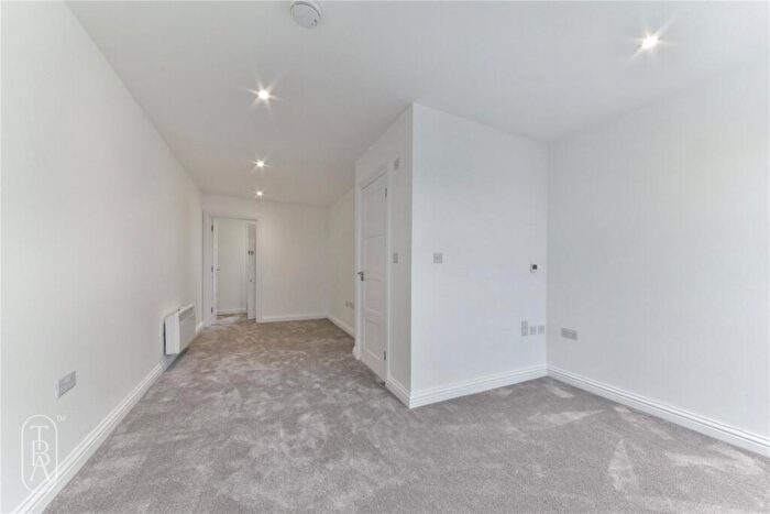 Apartment To Rent In Roman Road, London, E3