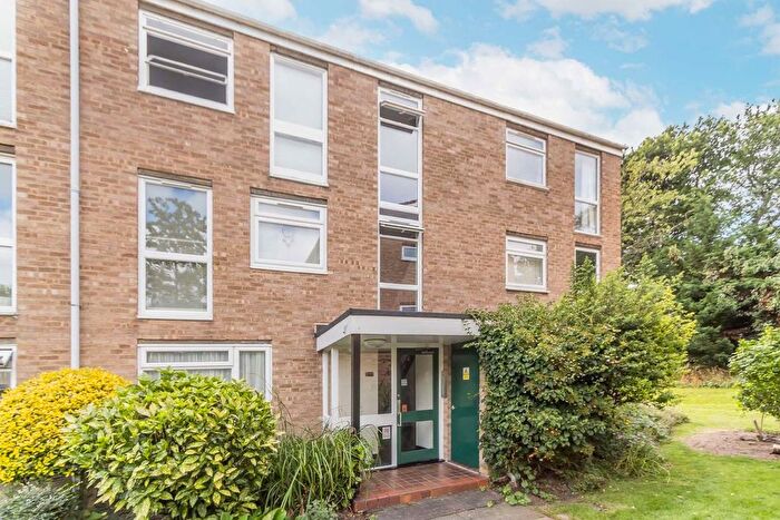 1 Bedroom Flat To Rent In Harrowdene Gardens, Teddington, TW11