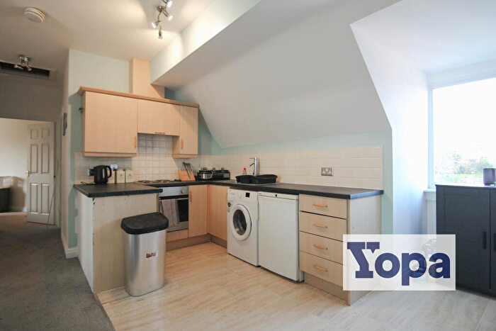 2 Bedroom Flat For Sale In Bitterne Village, Southampton, SO18