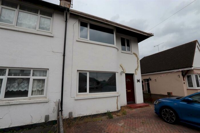 3 Bedroom Semi-Detached House To Rent In Thornford Gardens, Southend-On-Sea, SS2