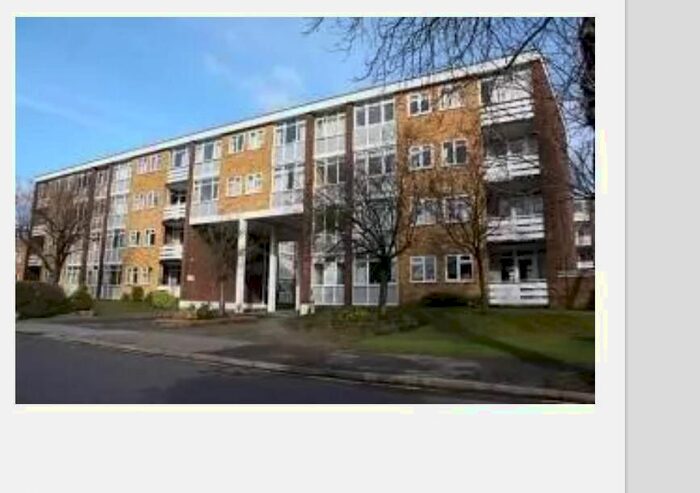 3 Bedroom Flat To Rent In Radstone Court, Woking, GU22