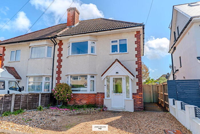 3 Bedroom Semi Detached House For Sale In Horsham Avenue, Bournemouth, BH10