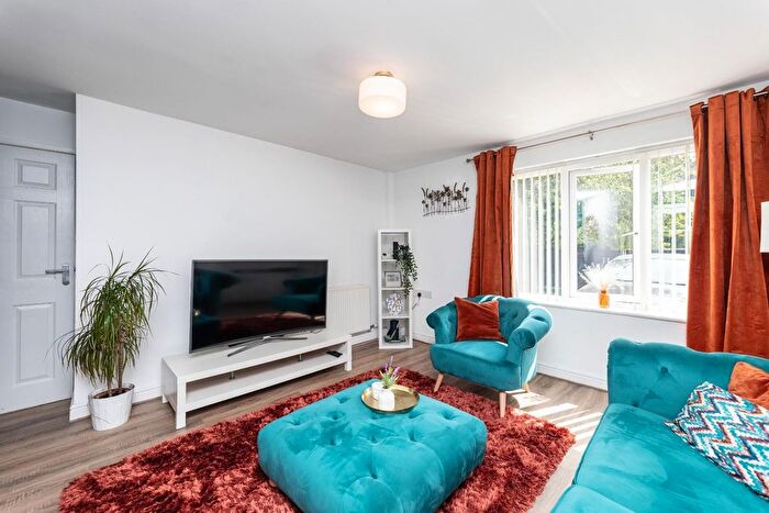 3 Bedroom Semi-Detached House For Sale In Calder Close, Castleford, WF10