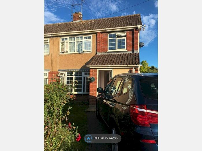 3 Bedroom Semi-Detached House To Rent In Bodmin Road, Chelmsford, CM1