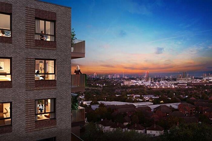 2 Bedroom Flat For Sale In Cloister Road, London, W3