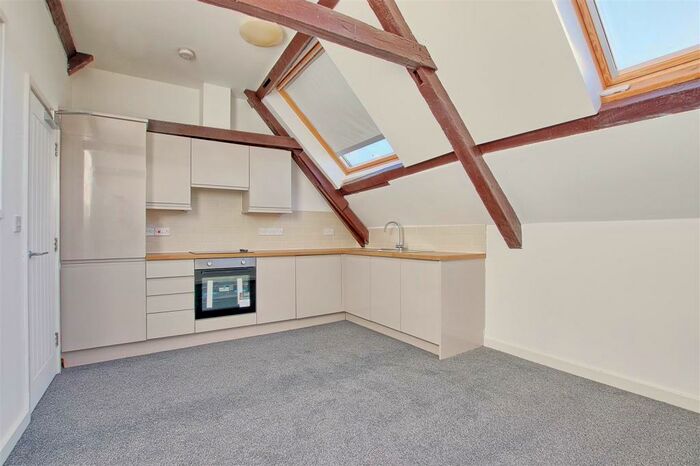 2 Bedroom Flat To Rent In Orchard Lane, Huntingdon, PE29