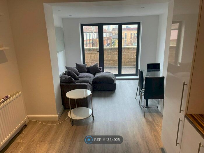 2 Bedroom Flat To Rent In Spa Road, London, SE16