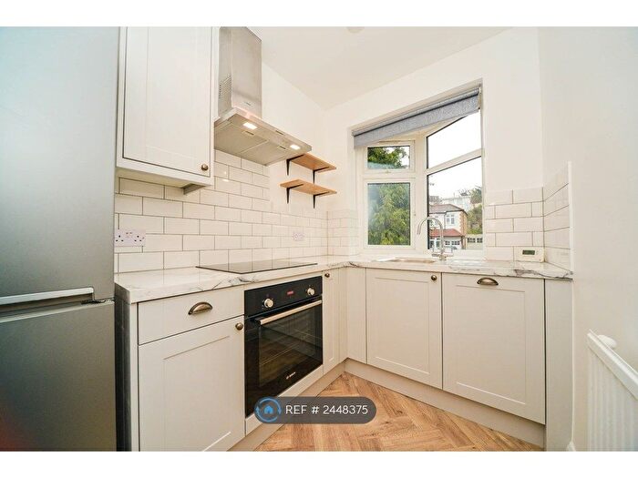 2 Bedroom Flat To Rent In Valleyfield Road, London, SW16