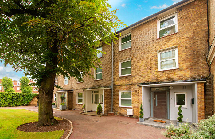 5 Bedroom Town House To Rent In Court Close, London, NW8