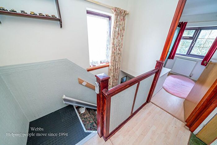 3 Bedroom Semi-detached House For Sale In Acorn Road, Wolverhampton, WV11