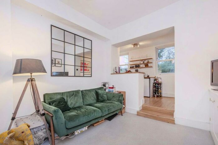 1 Bedroom Flat To Rent In Fernlea Road, Balham, SW12