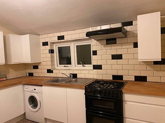 2 Bedroom Flat To Rent In Waghorn Road, Upton Park London, E13