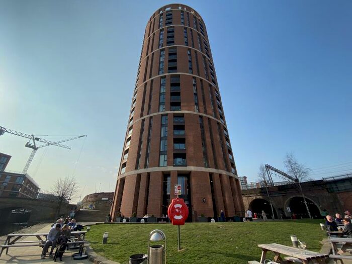 1 Bedroom Apartment To Rent In Candle House, Granary Wharf, LS1