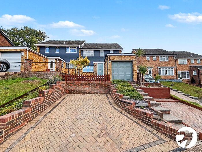 3 Bedroom Semi-Detached House For Sale In Mossbank, Walderslade, Kent, ME5