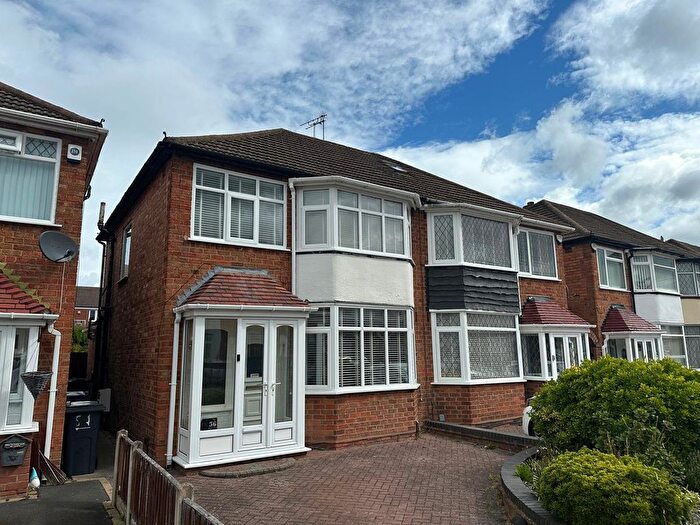 3 Bedroom Semi-Detached House For Sale In Berryfield Road, Birmingham, West Midlands, B26
