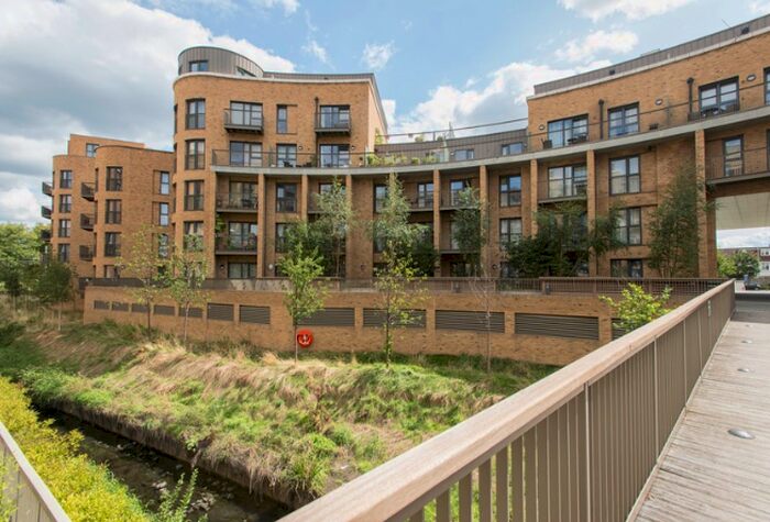 2 Bedroom Apartment To Rent In Royal Court, CR0