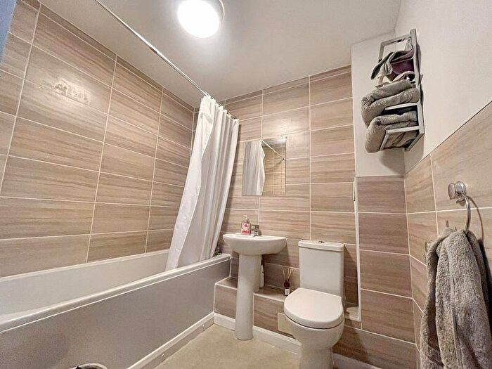 2 Bedroom Apartment For Sale In Whittle Way, Brockworth, GL3