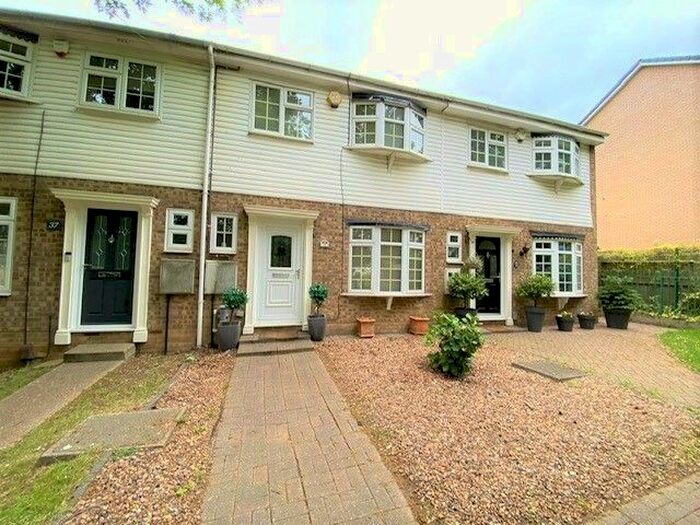 3 Bedroom Terraced House To Rent In Hannards Way, Ilford, IG6