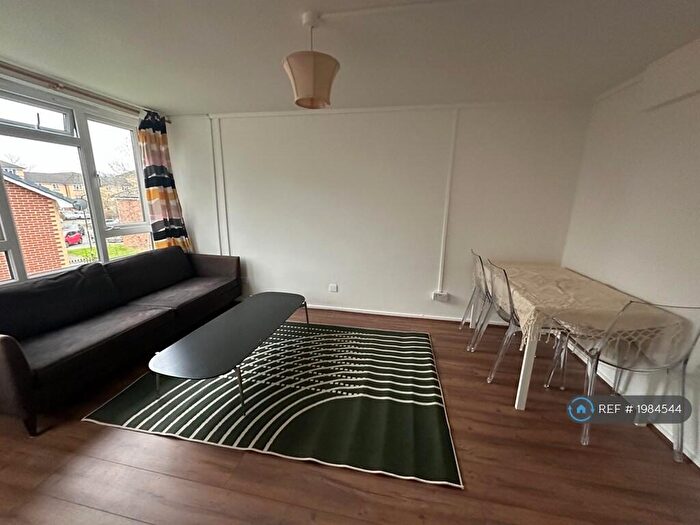 1 Bedroom Flat To Rent In Tredegar Road, London, N11