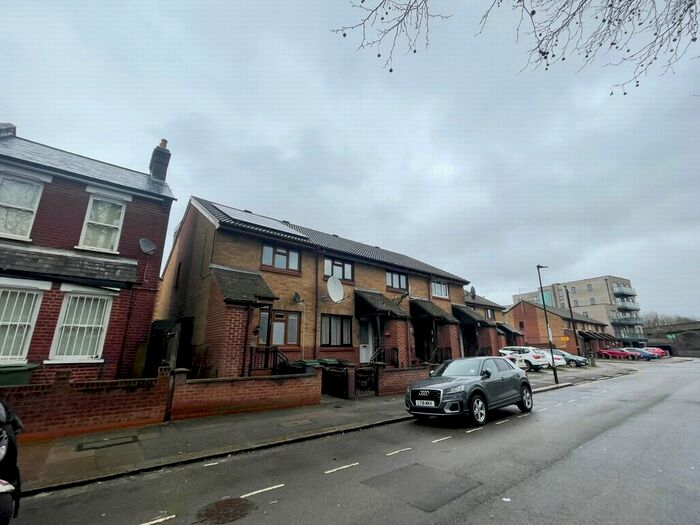 2 Bedroom Terraced House To Rent In Park View Road, Tottenham, N17