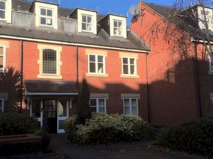 2 Bedroom Flat To Rent In Boltro Road, Haywards Heath, RH16
