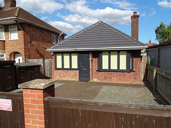 2 Bedroom Detached Bungalow For Sale In Caverstede Road: Walton, PE4
