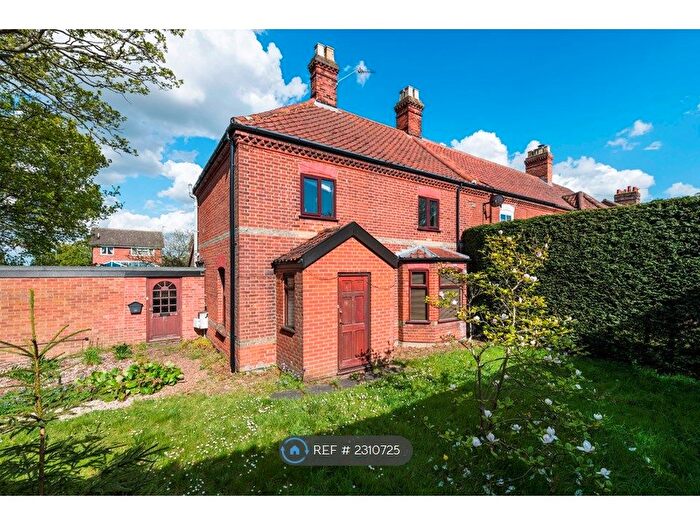 3 Bedroom Semi-Detached House To Rent In Drayton High Road, Norwich, NR6