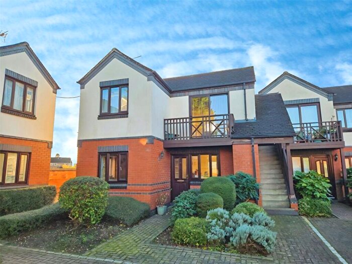 1 Bedroom Apartment For Sale In Alexandra Court, Kenilworth, Warwickshire, CV8