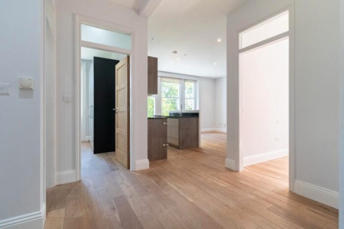 2 Bedroom Flat To Rent In Belsize Avenue, London, NW3