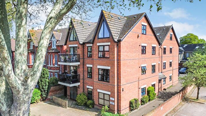 2 Bedroom Flat For Sale In Shakespeare Road, Bedford, MK40