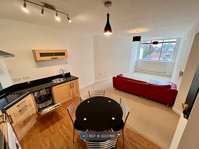 2 Bedroom Flat To Rent In Bloomsbury House, Northampton, NN1