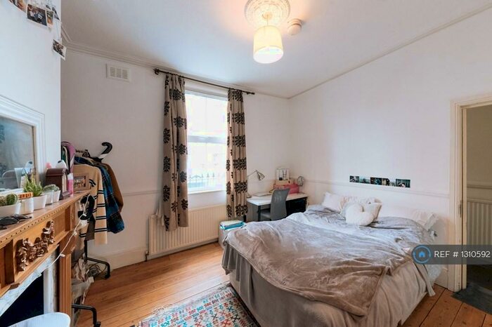 4 Bedroom Semi-Detached House To Rent In Trafalgar Street, London, SE17