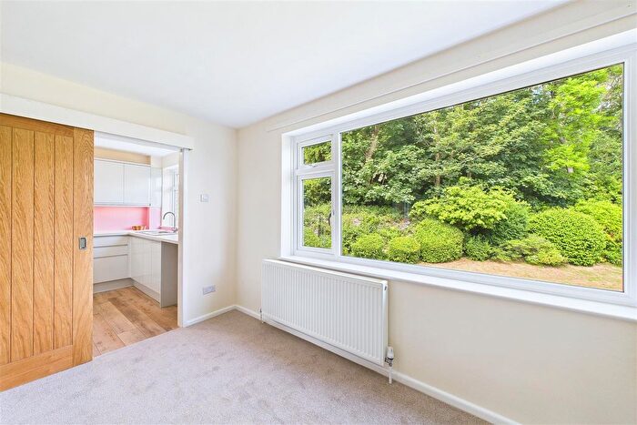 2 Bedroom Flat For Sale In Salthouse Road, Clevedon, BS21