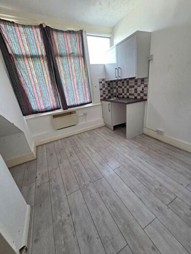 Studio To Rent In Palmeira Avenue, Westcliff-On-Sea, SS0